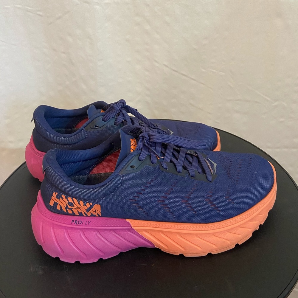 Hoka One One Mach 2 running shoes (women’s 6.5)